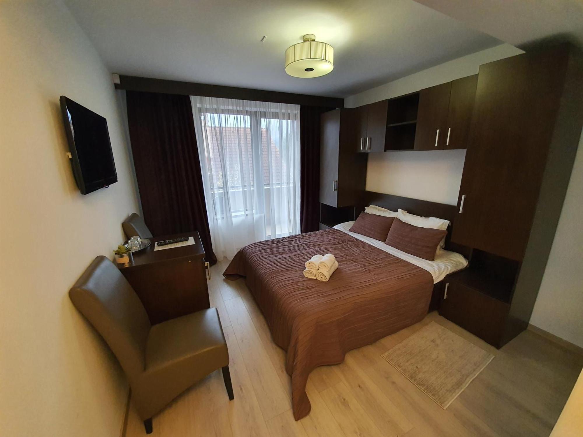 Pensiunea Public House Buşteni Quarto foto